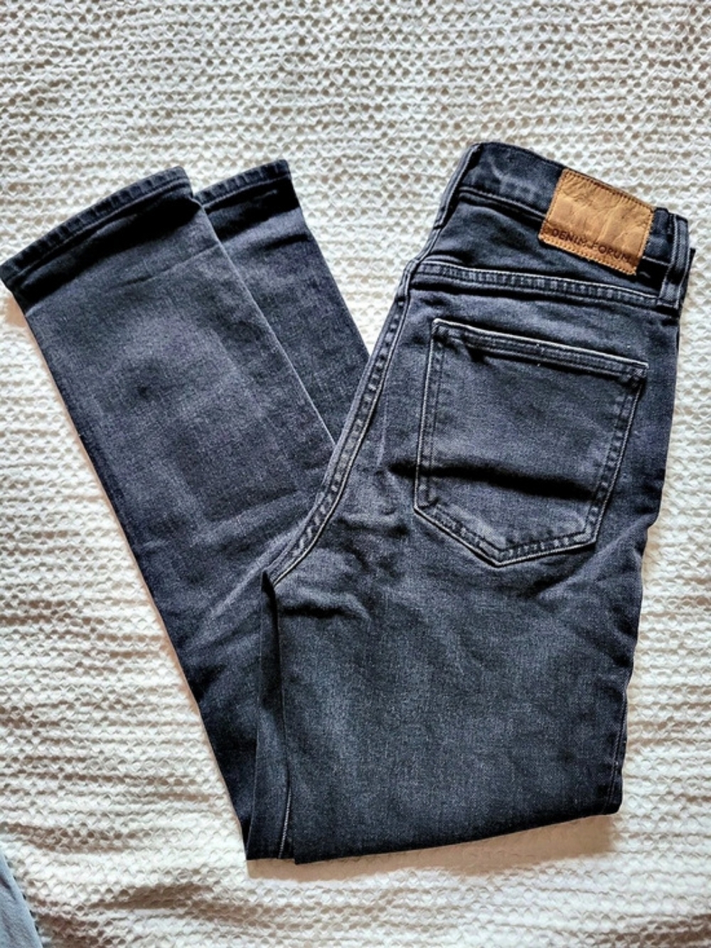 Denim Forum The Yoko High Rise Slim Skinny Jeans in Black